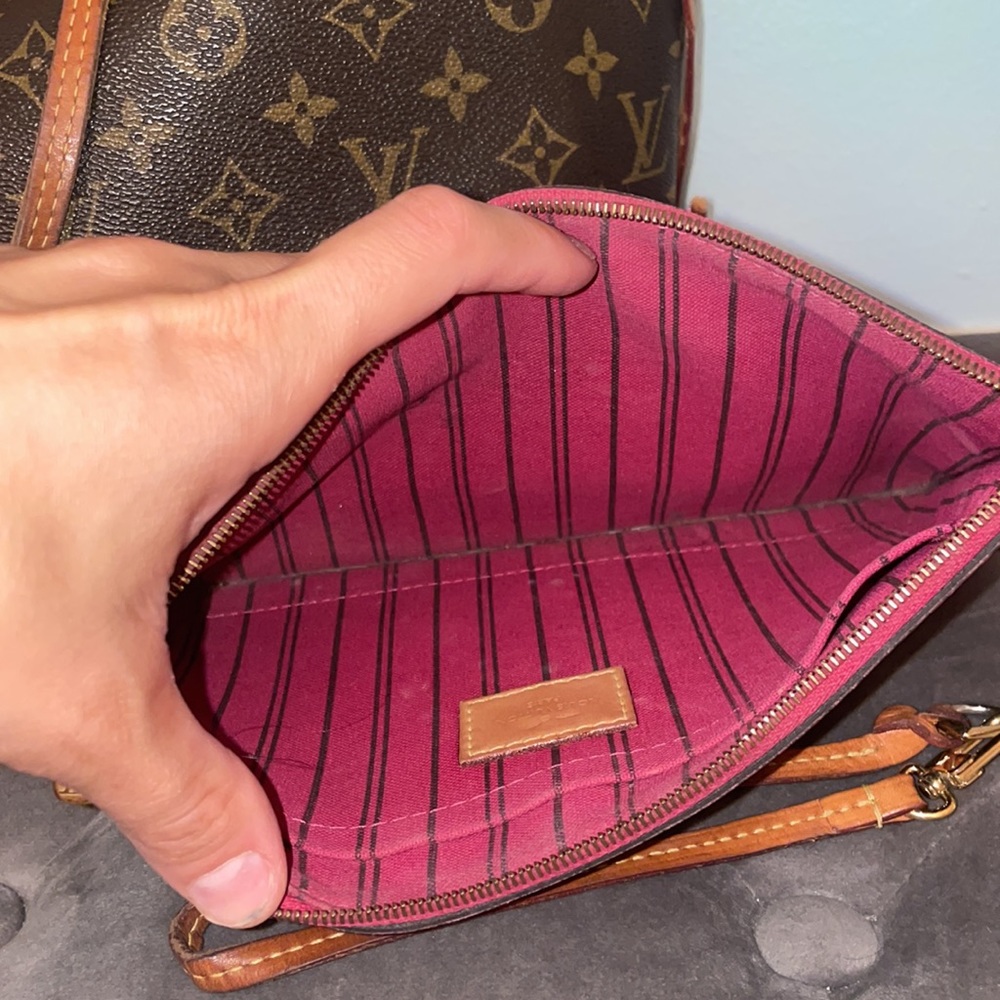 Louis Vuitton, Monogram Neverfull MM with Pouch - Picture 13 of 16